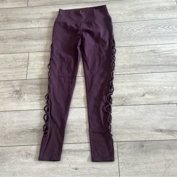 Alo high waist interlace purple power sculpt leggings, Sz Medium - Picture 2 of 8